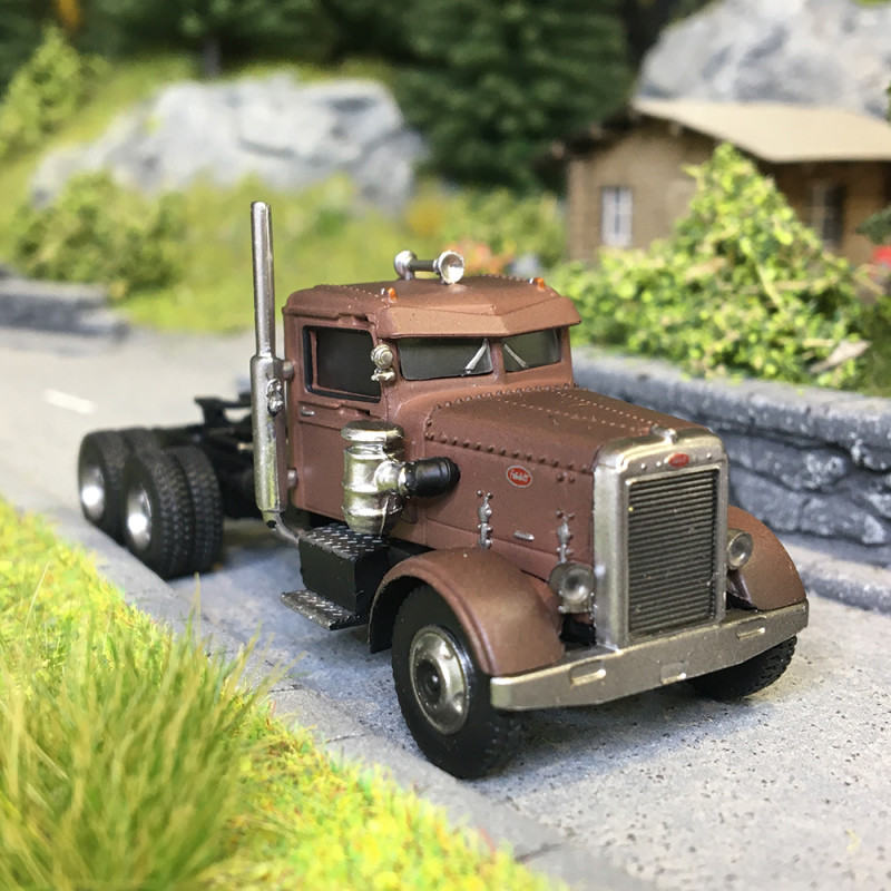 Tracteur Peterbilt 281, rouillé du film duel, 1980 - BREKINA 85752 - HO 1/87