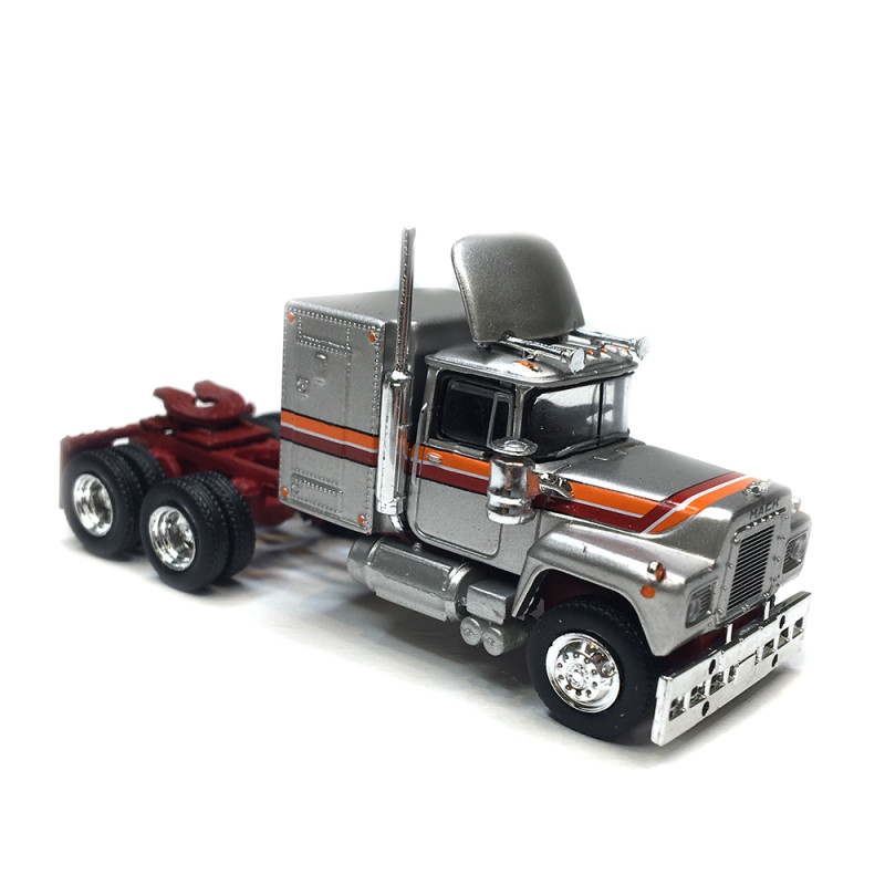 Tracteur Mack RS 700, gris argent métallisé / rouge / orange, 1966 - BREKINA 85806 - HO 1/87