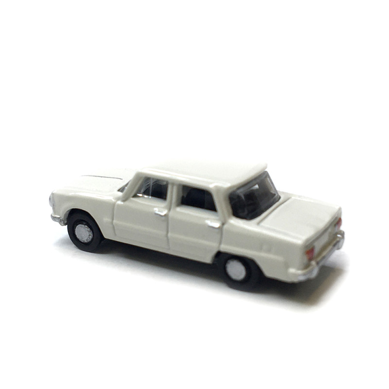 Alfa Romeo Giulia, blanc, 1962 - Starline Models 61415 - N 1/160