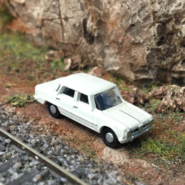 Alfa Romeo Giulia, blanc, 1962 - Starline Models 61415 - N 1/160