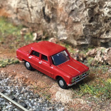 Alfa Romeo Giulia, rouge, 1962 - Starline Models 61417 - N 1/160
