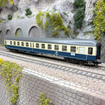 Voiture voyageurs type Bylb 421, 2CL, DB, Eclairage, Ep. IV - MARKLIN 43167 - HO 1/87