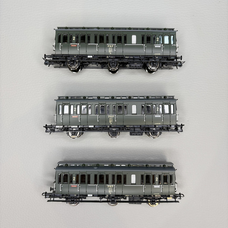 3 voitures ex-prussiennes type By, 2CL, 3 essieux, PKP  - ROCO 6200100