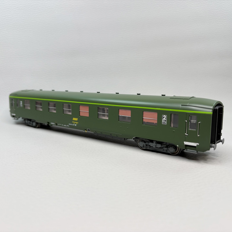 Voiture DEV AO courte, U53, B8 (ex-A8), logo encadré jaune, SNCF - REE VB-397
