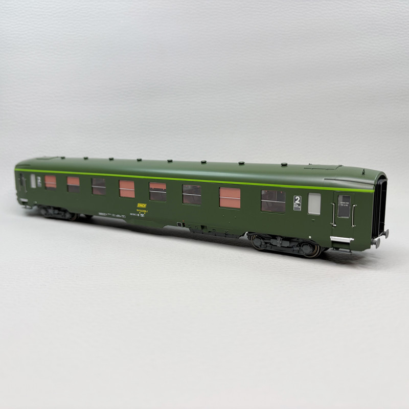 Voiture DEV AO courte, U53, B8 (ex-A8), logo encadré jaune, SNCF - REE VB-397