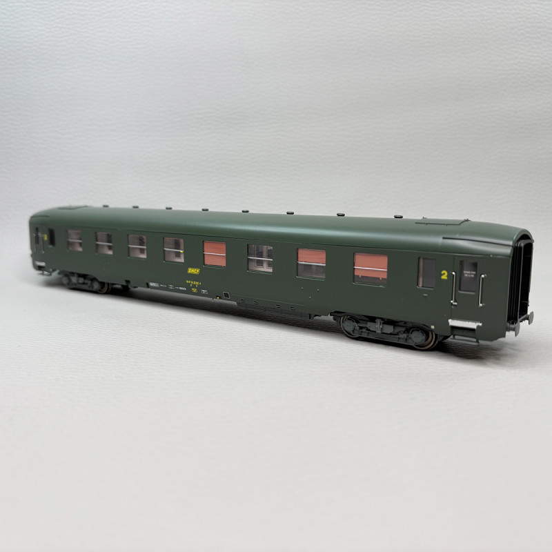 Voiture DEV AO courte, U53, B8 (ex-A8), logo encadré jaune, SNCF - REE VB-395