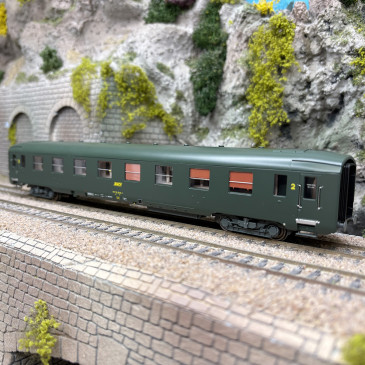 Voiture DEV AO courte, U53, B8 (ex-A8), logo encadré jaune, SNCF, Ep. IV - REE VB-395 - HO 1/87