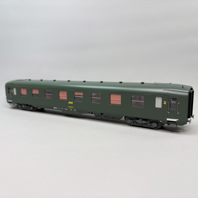 Voiture DEV AO courte, U53, B8 (ex-A8), logo encadré jaune, SNCF - REE VB-395