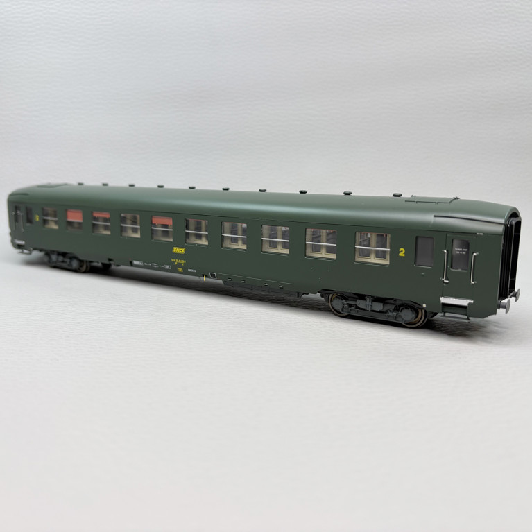 Voiture DEV AO courte, U52, B10, logo encadré jaune, SNCF - REE VB-393