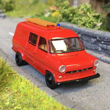 Ford Transit Mk.1, rouge, 1970 - BREKINA 34160 - HO 1/87
