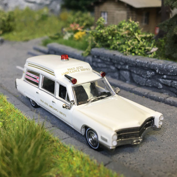 Cadillac Miller Meteor, ambulance de Palo Alto, 1966 - BREKINA 19778 - HO 1/87
