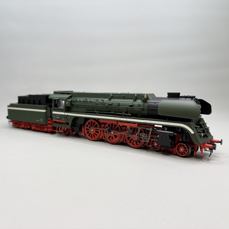 Locomotive à vapeur express BR 01 504, RDA (DR/GRD) - Marklin 38205