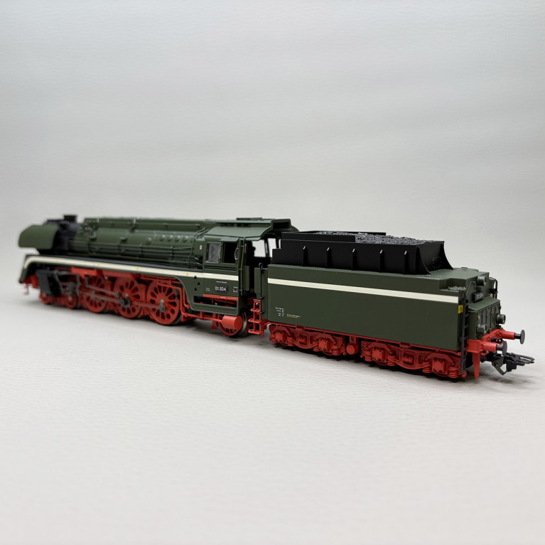 Locomotive à vapeur express BR 01 504, RDA (DR/GRD) - Marklin 38205