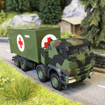 Iveco Trakkeri avec conteneur de la Croix-rouge - HERPA 747219 - HO 1/87