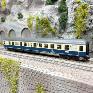 Voiture voyageurs type BDylf 457, 2CL, DB, Eclairage, Ep. IV - MARKLIN 43337 - HO 1/87