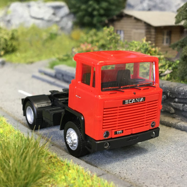 Scania 111 2 essieux, noir, 1975 - HERPA 318976 - HO 1/87