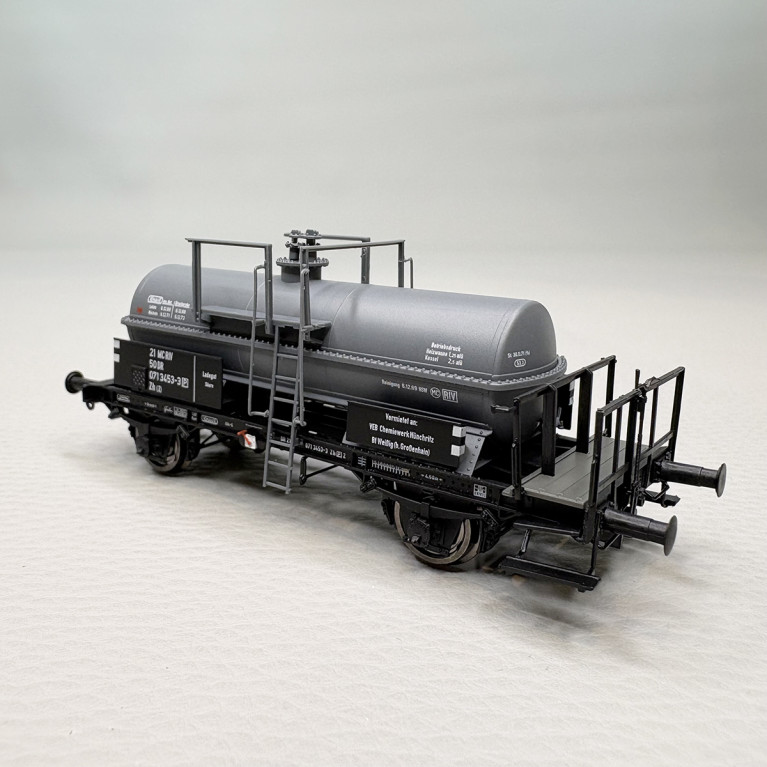 Wagon citerne type Zh, transport produit chimique, DR - BRAWA 50085