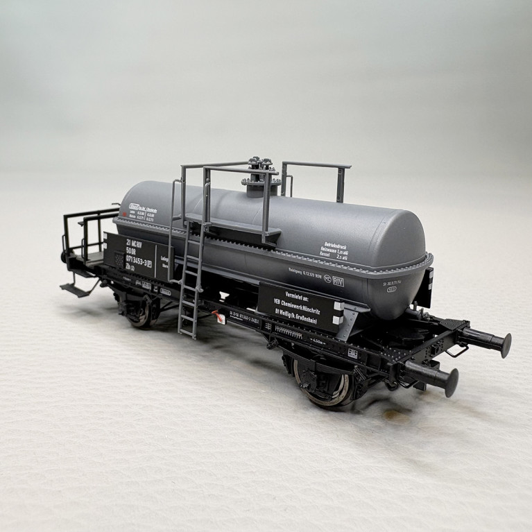 Wagon citerne type Zh, transport produit chimique, DR - BRAWA 50085