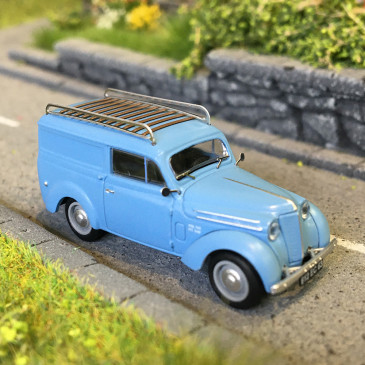 Renault Juvaquatre, tôlé bleu avec galerie, 1937 - Ree Modeles CB208 - HO 1/87