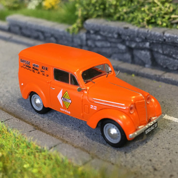 Renault Juvaquatre, tôlé orange (garage Renault), 1937 - Ree Modeles CB205 - HO 1/87