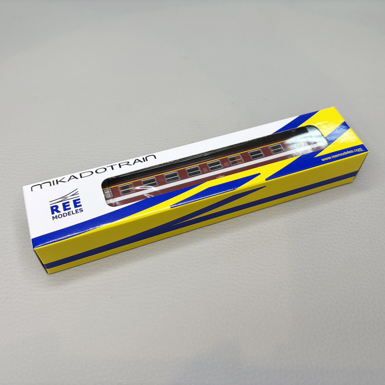 Voiture UIC Y A9, 1CL, ex-Le Capitole, bande de classe jaune, SNCF - REE NW-332