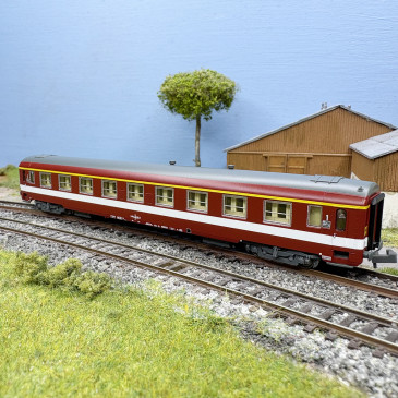 Voiture UIC Y A9, 1CL, ex-Le Capitole, bande de classe jaune, SNCF, Ep. IV - REE NW-341 - N 1/160