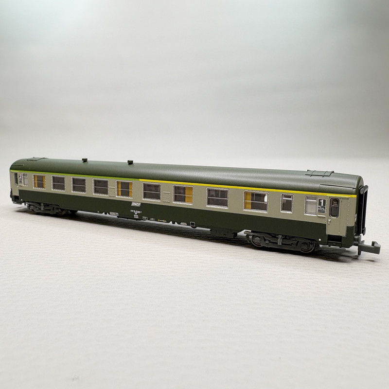Voiture UIC Y A4B5, mixte 1CL/2CL, cartouche Corail, SNCF - REE NW-262