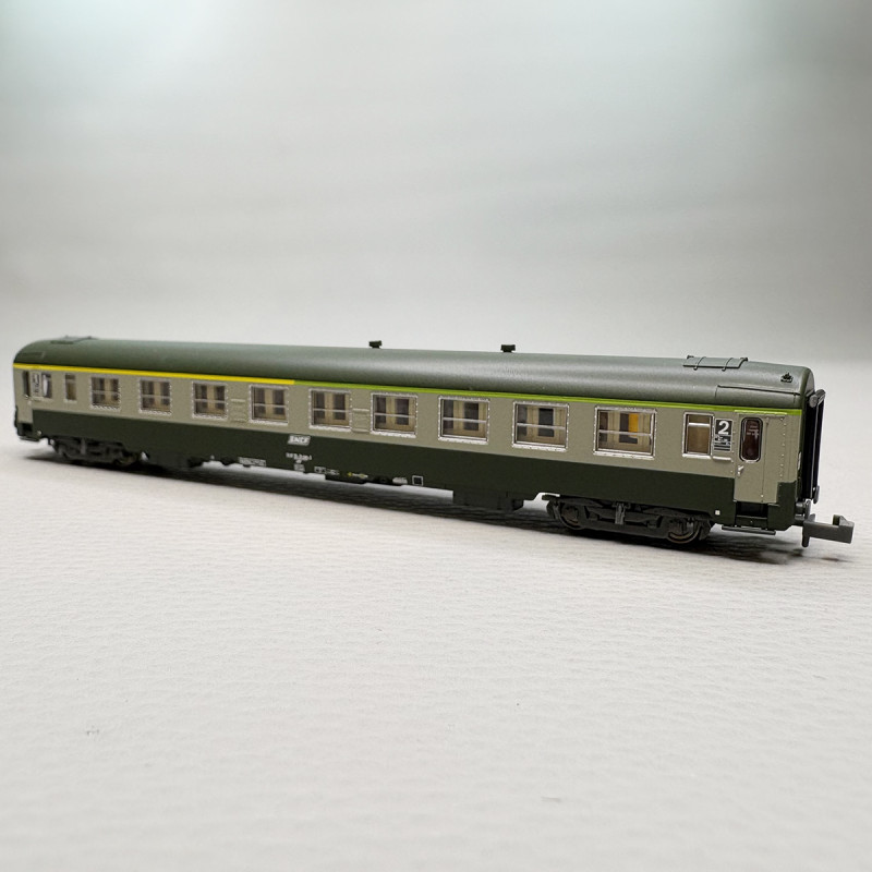 Wagon Voyageurs RMA 2ème Classe UIC - Vert/argent, échelle N (1:160), Neuf