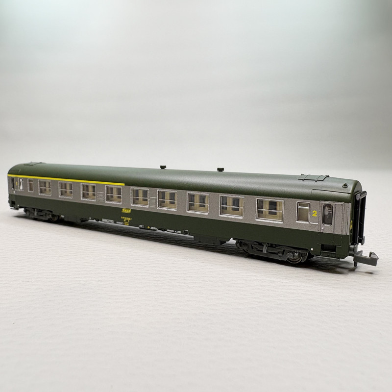 Voiture UIC Y A4B5, mixte 1CL/2CL, livrée C 160, SNCF - REE NW-259