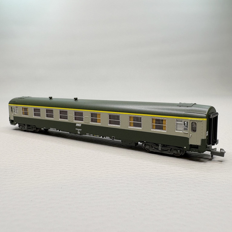 Voiture UIC Y A9, 1CL, cartouche Corail, SNCF - REE NW-265