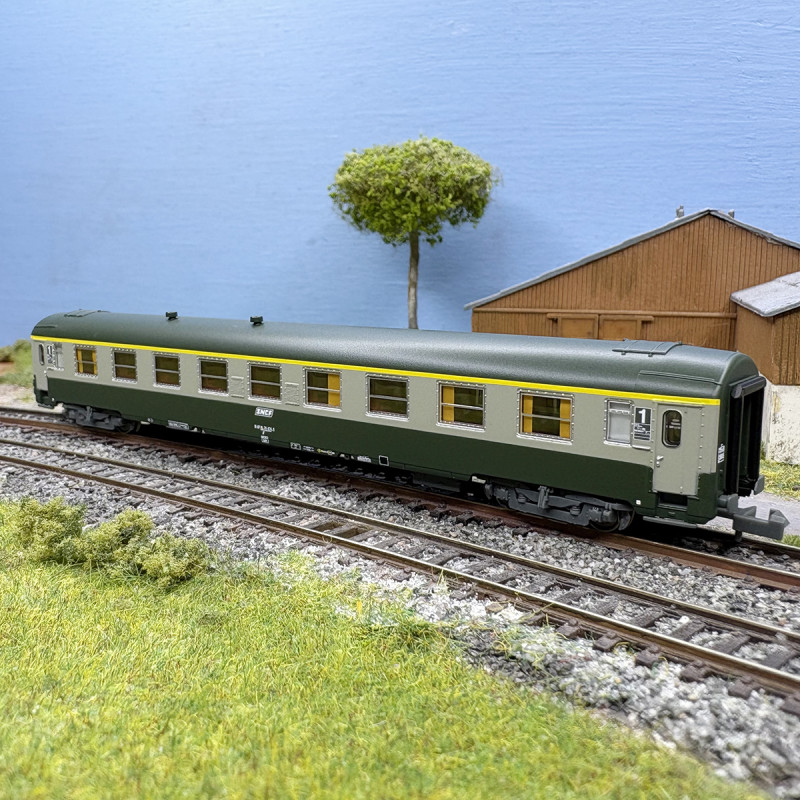 Voiture UIC Y A9, 1CL, cartouche Corail, SNCF, Ep. V - REE NW-265 - N 1/160