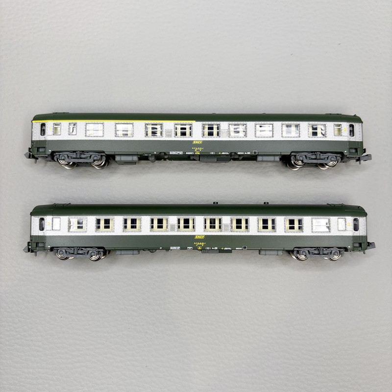 2 voitures UIC Y A4B5, mixte 1/2CL et B10 2CL, livrée C 160, SNCF - REE NW-260