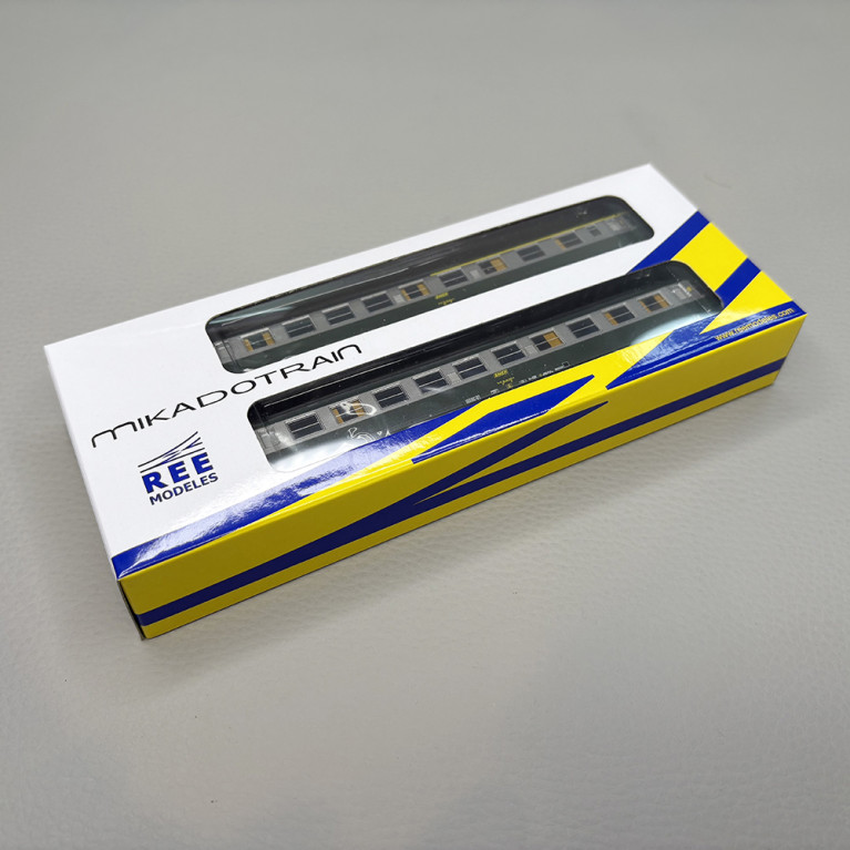 2 voitures UIC Y A4B5, mixte 1/2CL et B10 2CL, livrée C 160, SNCF - REE NW-260