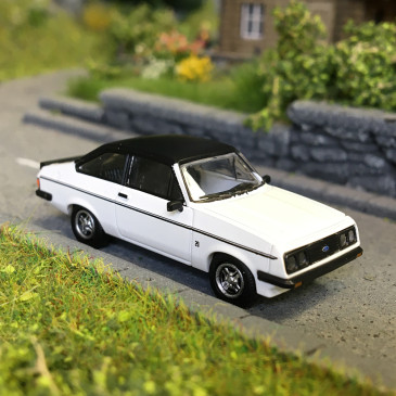 Ford Escort MK II RS 2000, blanc et noir, 1977 - PCX 870722 - HO 1/87