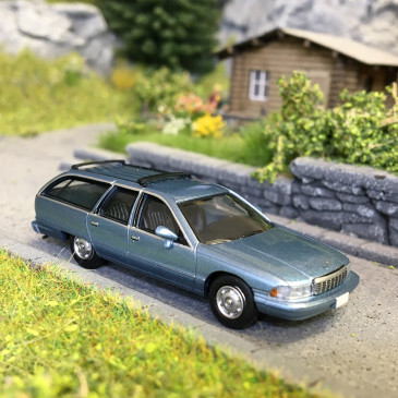 Chevrolet Caprice break, bleu clair métallisé, 1991 - PCX 870455 - HO 1/87