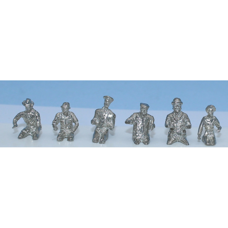 6 conducteur assis à peindre (métal blanc) - SAI 381 - HO 1/87