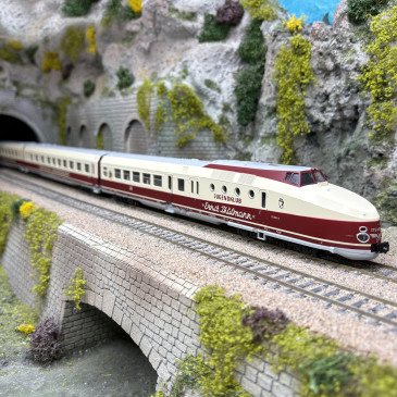 Automotrice BR 175, 4 éléments, "Ernst Thälmann", DR, Ep. IV  - KATO 30-734-1 - HO 1/87
