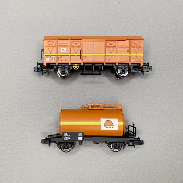 2 wagons citerne et couvert G4, Colas Rail - ARNOLD HN6679