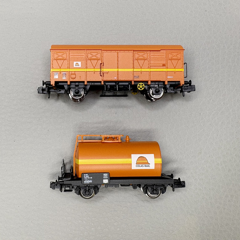 2 wagons citerne et couvert G4, Colas Rail - ARNOLD HN6679