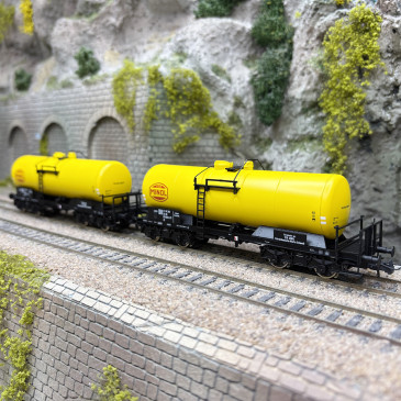 2 wagons citerne type ZZ, "Veb Minol", DR, Ep. IV  - ROCO 6600199 - HO 1/87