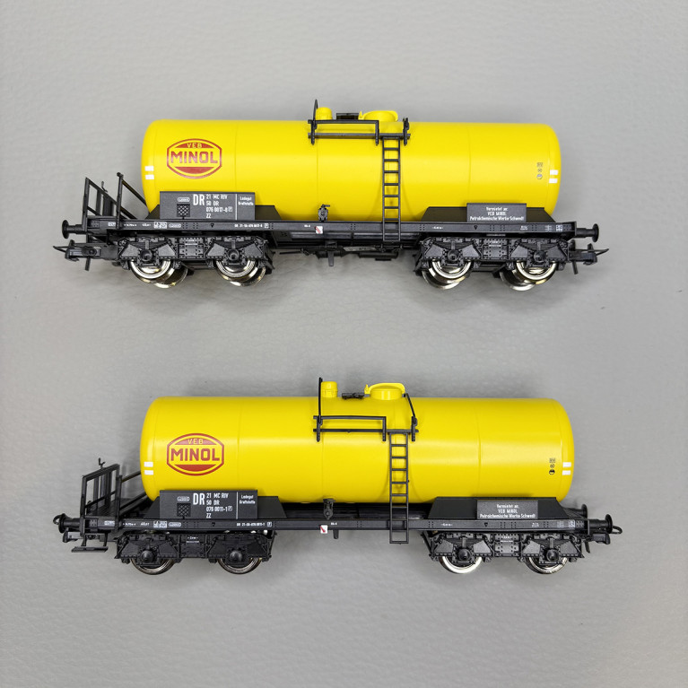 2 wagons citerne type ZZ, "Veb Minol", DR  - ROCO 6600199