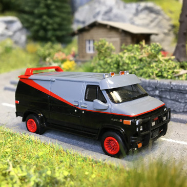 GMC Vandura, noir et rouge, 1983 - BREKINA 18250 - HO 1/87