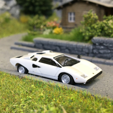 Lamborghini countach LP 400, blanc, 1974 - Minichamps 870103122 - 1/87