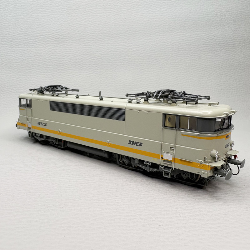 Locomotive électrique BB 9206, livrée béton, logo Beffara, Bordeaux, SNCF - REE MB-178
