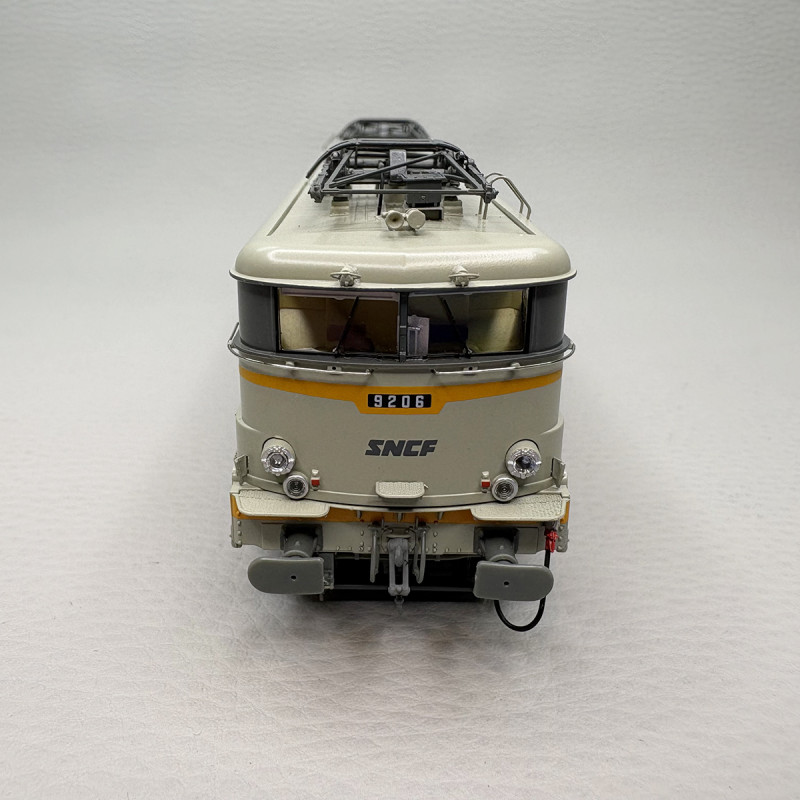 Locomotive électrique BB 9206, livrée béton, logo Beffara, Bordeaux, SNCF - REE MB-178