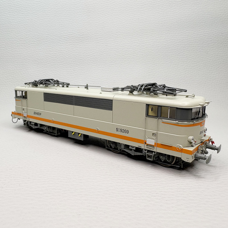 Locomotive électrique BB 9269, livrée béton, logo Nouille, Dijon-P, SNCF - REE MB-179
