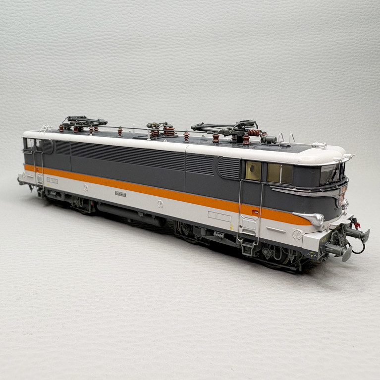 Locomotive électrique BB 16053, livrée Corail, La Chapelle, SNCF - REE MB-180