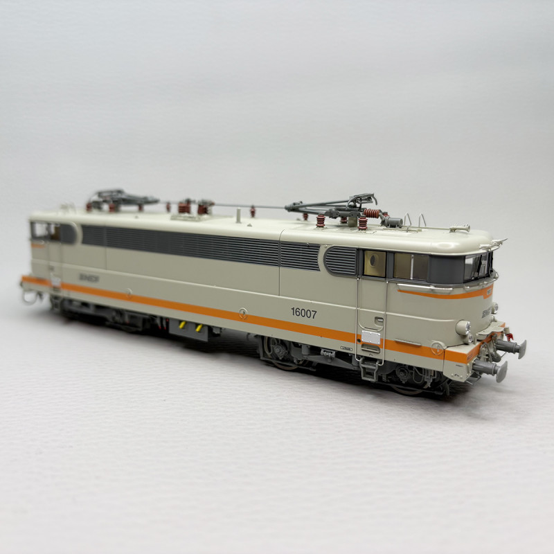 Locomotive électrique BB 16007, livrée Béton, logo Nouille, La Chapelle, SNCF - REE MB-181