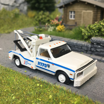 Chevrolet C30 dépanneuse, NYPD, 1968 - BREKINA 19668 - HO 1/87