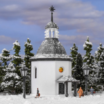 Chapelle commémorative avec éclairage et neige - VOLLMER 49412 - Z 1/220